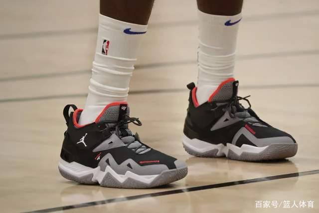 周琦8+9首钢力克宁波 邹雨宸18分北控胜吉林