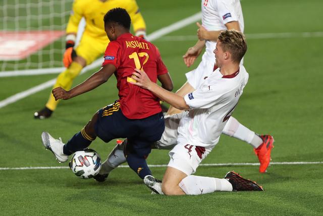 里约奥运会夺冠十周年 中国女排冠军走进南京校园